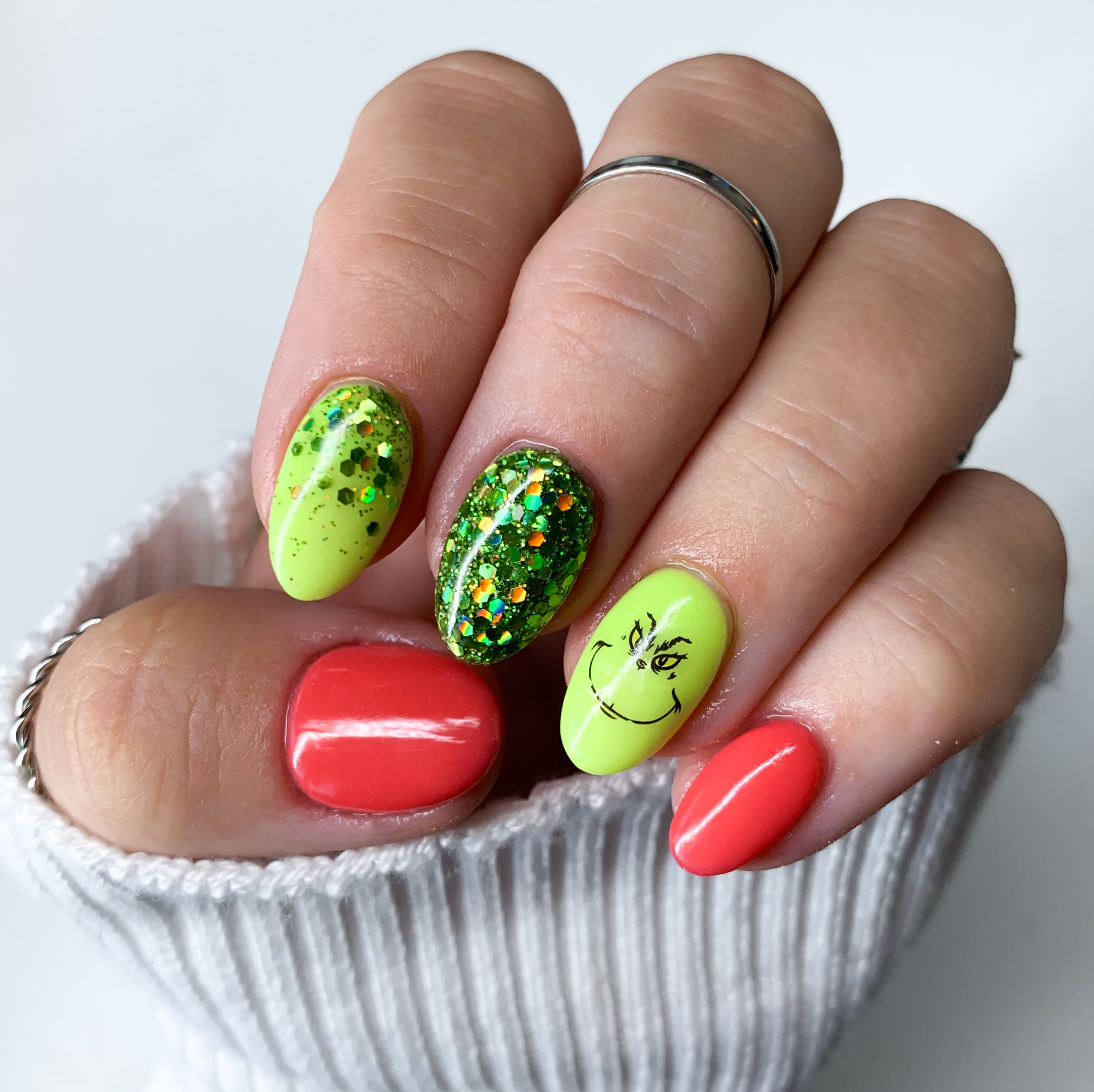 GRINCHY COLLECTION 2025