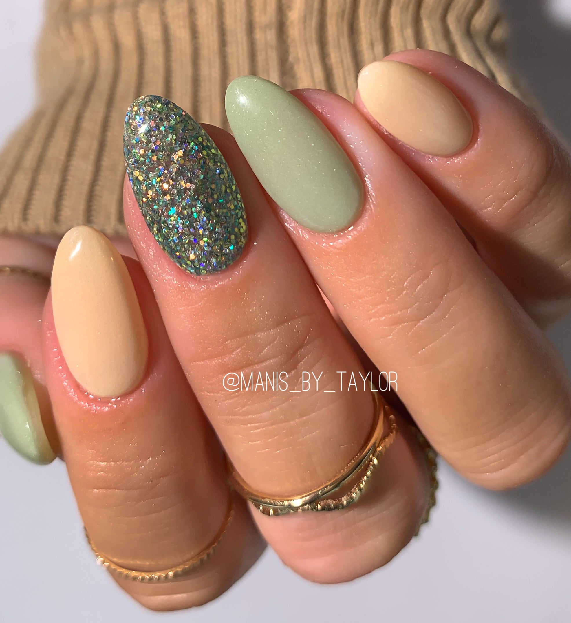 Gilded Meadow 847